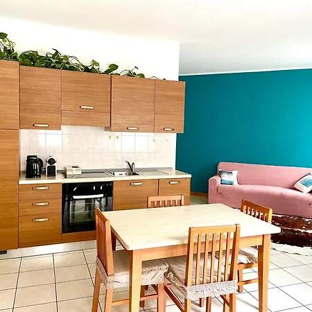 Decanter Apartment Tirano